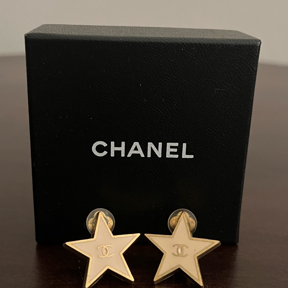 CHANEL Vintage Gold Star Earrings